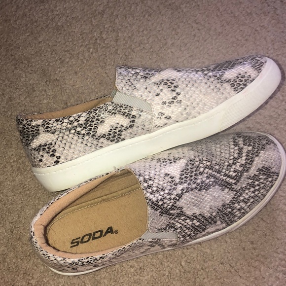 Soda brand snakeskin sneakers - Picture 2 of 2